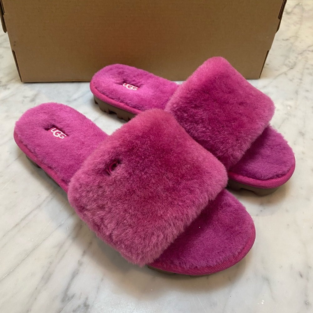 Ugg, slip on slipper